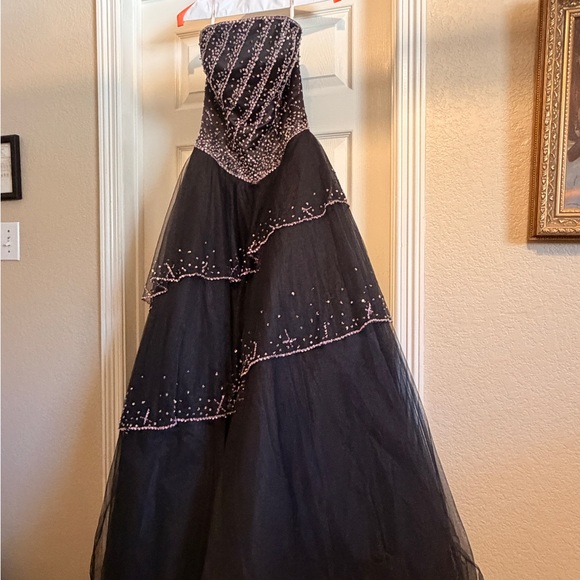 Dresses & Skirts - Elegant Black Strapless Gown with Pink Accents
